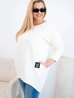 Dámska blúzka v nadmernej veľkosti s dlhším chrbtom a dlhými rukávmi svetlo béžová