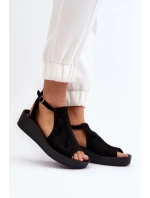 model 21646128 Dámské sandály z semiše Černé - Zazoo