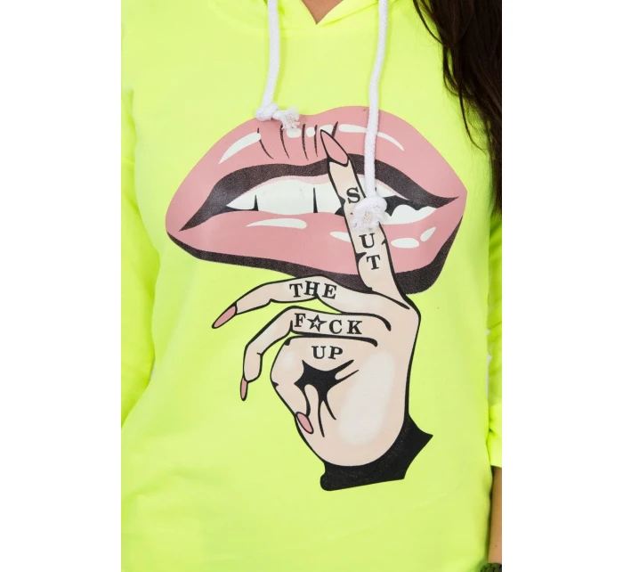 Šaty s delšími zády a barevným model 18742828 potiskem - K-Fashion Šaty s delšími zády a barevným model 18742828 potiskem - K-Fashion