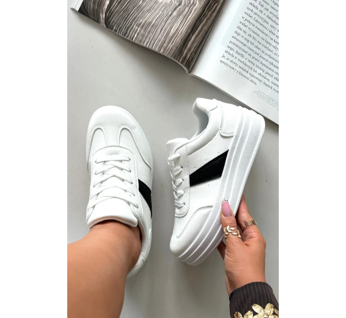 Dámske tenisky na platforme Elvessia - biele Dámske tenisky na platforme Elvessia - biele