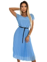 548-2 Plisované midi šaty s čiernym opaskom - MODRÉ 548-2 Plisované midi šaty s čiernym opaskom - MODRÉ