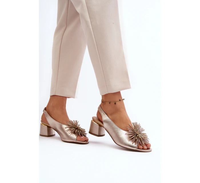 Skórzane Sandały Z Ozdobą Laura Messi 2719 Złote