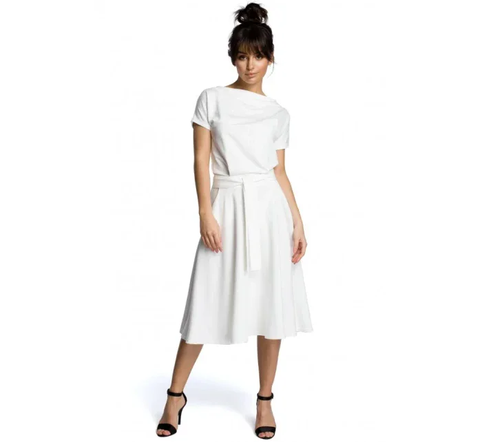 model 15097686 Rozšířené šaty ecru - BeWear model 15097686 Rozšířené šaty ecru - BeWear