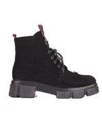 Dámske praktické čierne členkové topánky na plochom podpätku Dámske praktické čierne členkové topánky na plochom podpätku