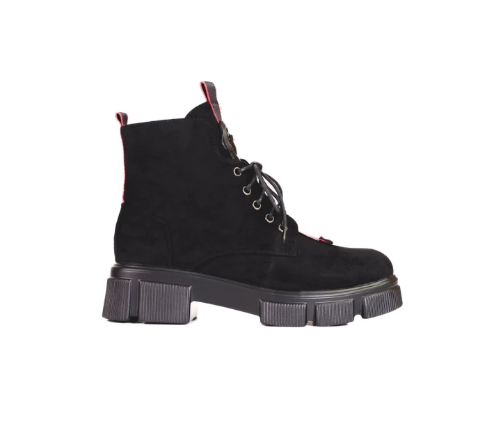 Dámske praktické čierne členkové topánky na plochom podpätku Dámske praktické čierne členkové topánky na plochom podpätku