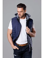 Tmavě modrá pánská prošívaná vesta s kapucí model 18347855 - J.STYLE Tmavě modrá pánská prošívaná vesta s kapucí model 18347855 - J.STYLE