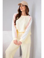 Dámský máslový komplet s lampasem a model 22015438 žlutý - K-Fashion Dámský máslový komplet s lampasem a model 22015438 žlutý - K-Fashion