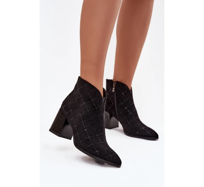 Botki Damskie Na Słupku Ze Zdobieniem D&A MR52-133 Czarne