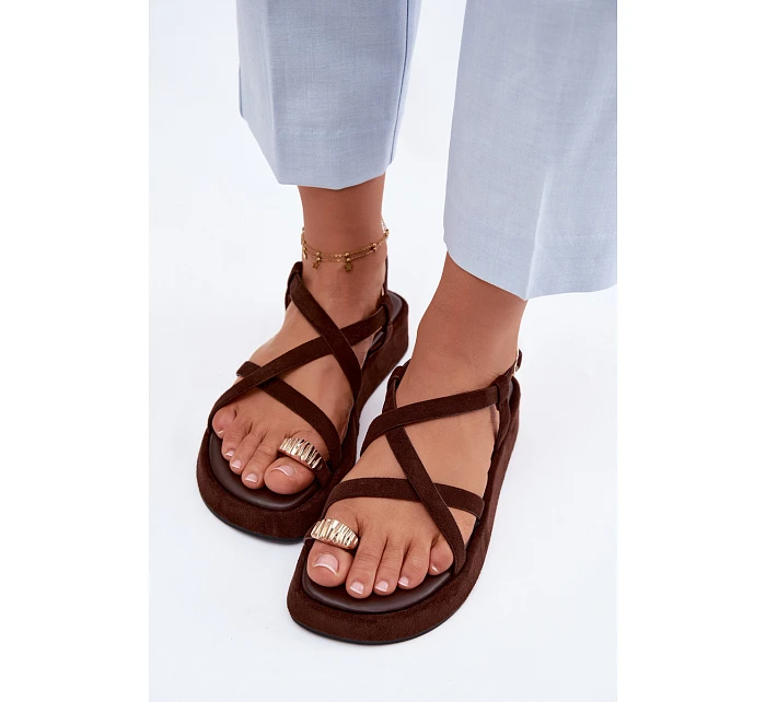 Sandály na platformě s zlatým detailem čokoládové model 22111363 - Boto