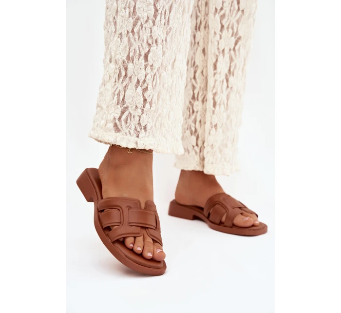 Dámské pantofle na plochém podpatku Camel model 21900529 - Boto