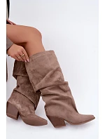 Dámské kozačky s horní částí na podpatku semišové Khaki model 22391288 - Boto Dámské kozačky s horní částí na podpatku semišové Khaki model 22391288 - Boto