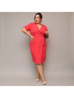 Dámske skladané obálkové šaty v koralovej farbe s dĺžkou po kolená (743)