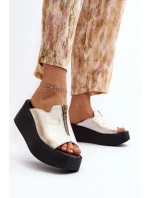 model 21646400 Dámské žabky na masivní platformě se zipem zlaté - Zazoo