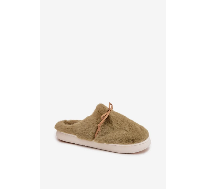 Kožešinové pantofle s zelené model 21772518 - Boto