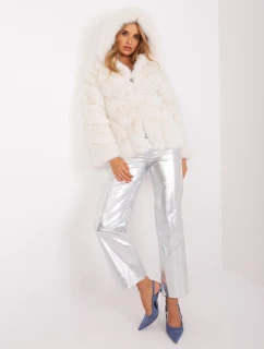 Kurtka AT KR model 18948969 ecru - FPrice