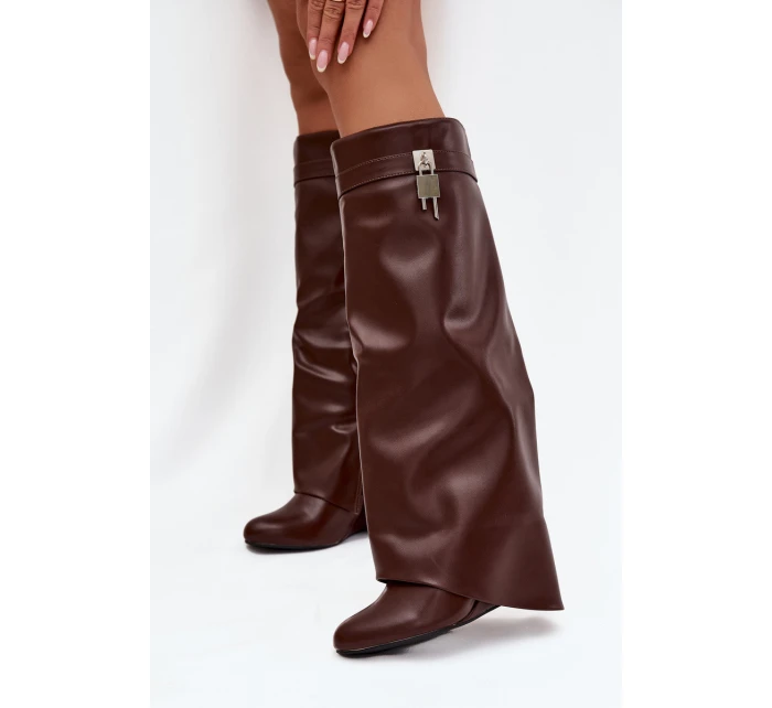 Dámske čižmy na platforme s opaskom a striebornými detailmi 033 Brown - Korivelle