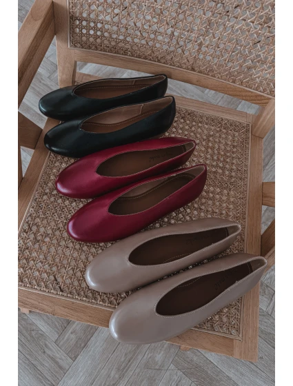 Dámské baleríny z eko kůže na ploché podrážce Černé model 21710667 - Boto