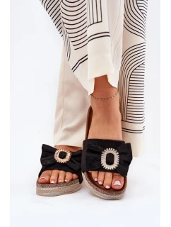 Klapki Damskie Na Platformie Z Kokardką I Ozdobną Broszką Czarne Lenela