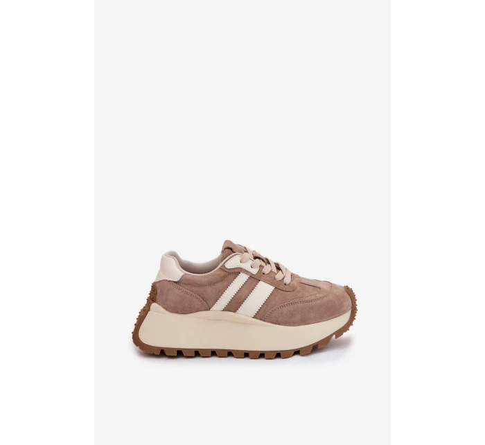 z semiše na masivní platformě Béžové model 22031733 - D&A z semiše na masivní platformě Béžové model 22031733 - D&A