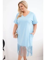 Dámske bavlnené šaty s výstrihom do V a strapcami v modrej farbe