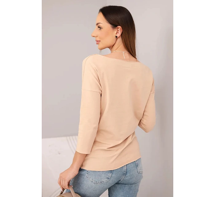 Dámska blúzka s lodičkovým výstrihom béžová