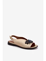 Třpytivé dámské sandály s ozdobou Ploché zlaté model 22141013 - Boto