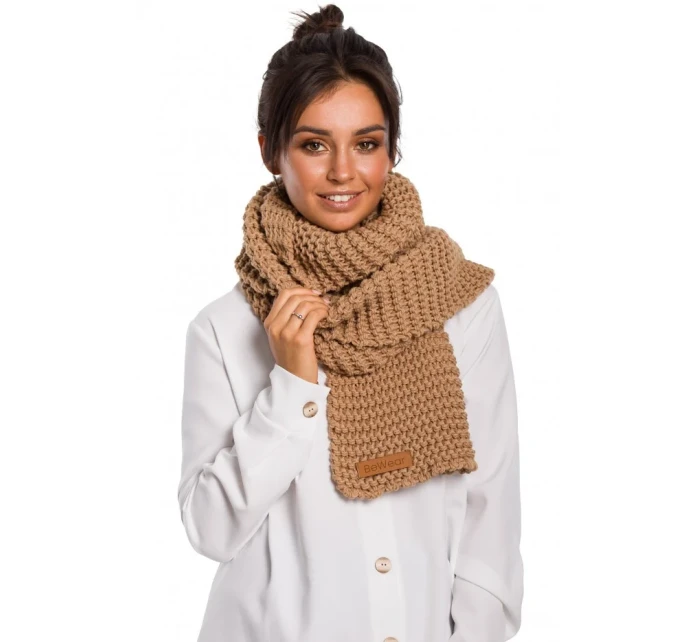 Dlouhá zimní šála s nášivkou s logem   BE model 18002265 - BeWear