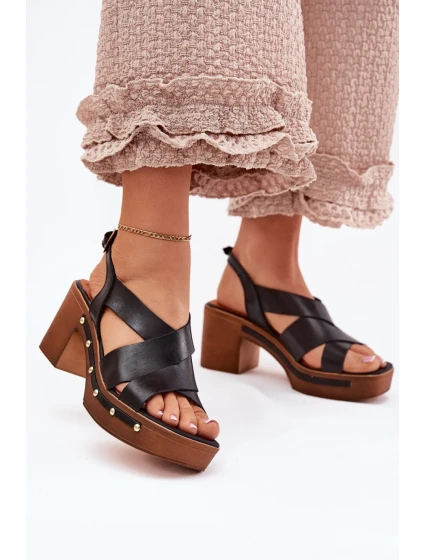 Sandále na podpätku model 214744 Vykročte štýlovo