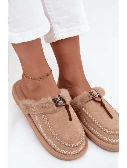 Dámske kožušinové papuče s kožušinou a výšivkou - béžové Perivelle Dámske kožušinové papuče s kožušinou a výšivkou - béžové Perivelle