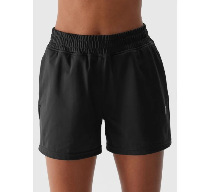 Dámske rýchloschnúce tréningové šortky 4F Dámske rýchloschnúce tréningové šortky 4F