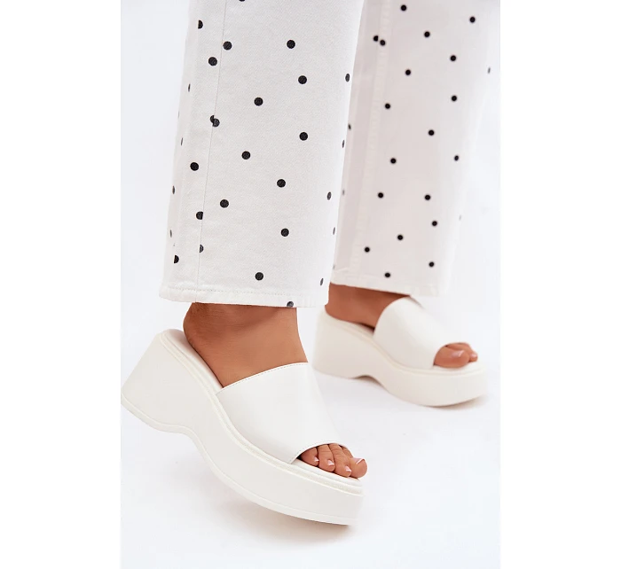 Dámské nazouváky na platformě bílé Virelia