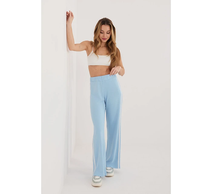 Tepláky model 226157 Relevantnosť Tepláky model 226157 Relevantnosť