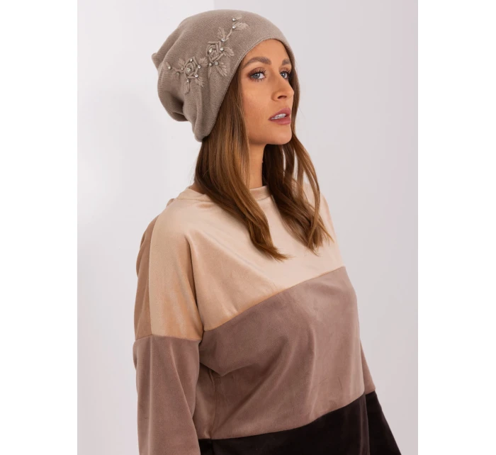 Czapka AT CZ model 21311259 ciemny bezowy - FPrice