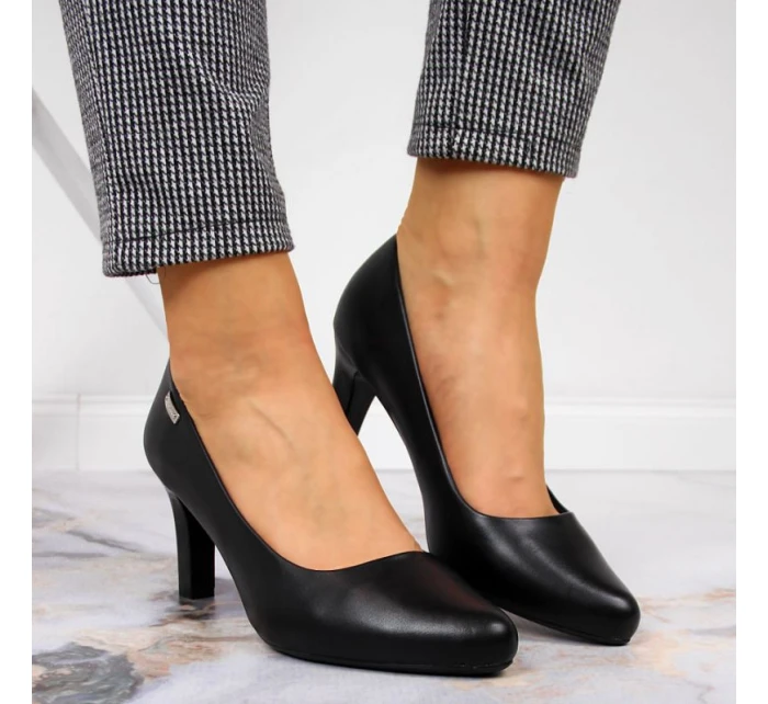 Čierne lodičky na podpätku W Sergio Leone