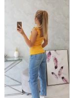 Halenka bez ramínek s volánky v hořčicové barvě Halenka bez ramínek s volánky v hořčicové barvě