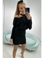 Šaty so zdobením na ramenách čiernej Šaty so zdobením na ramenách čiernej