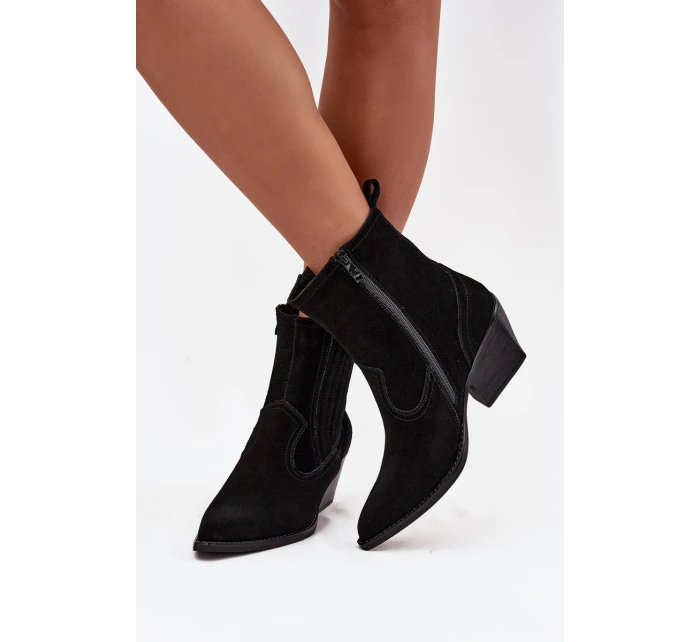 Semišové kovbojské kotníkové boty dámské na podpatku zateplené černé model 21714846 - Boto Semišové kovbojské kotníkové boty dámské na podpatku zateplené černé model 21714846 - Boto