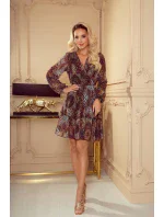 Dámské šifonové šaty s panteřím vzorem, dekoltem a volánky model 17080037 - numoco Dámské šifonové šaty s panteřím vzorem, dekoltem a volánky model 17080037 - numoco