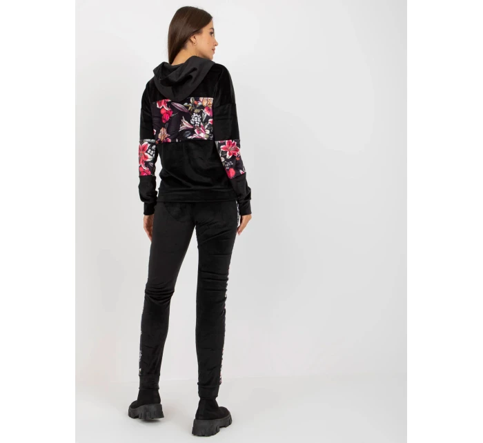 Velurová souprava RV KMPL model 20724687 černá - FPrice Velurová souprava RV KMPL model 20724687 černá - FPrice