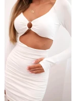 Dámske šaty s dlhým rukávom a pásom s ozdobným kruhom ecru