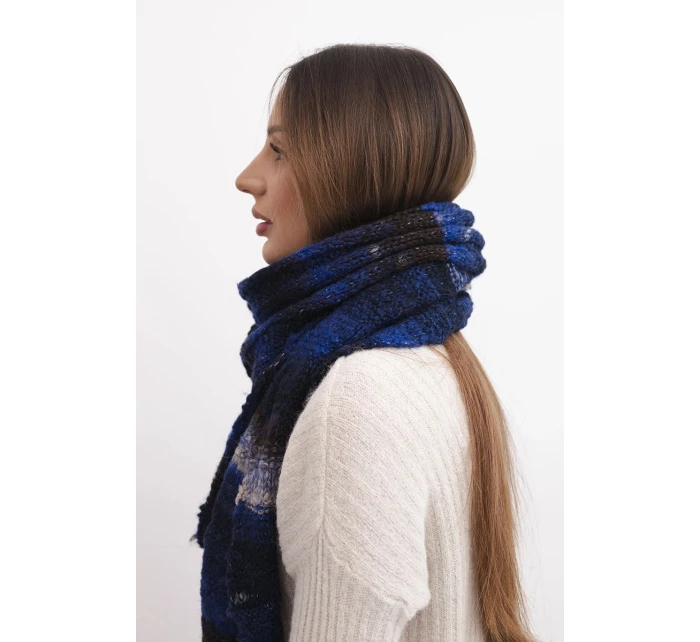 Dámsky sveter z mäkkej a teplej vlny vo farebných pruhoch KN19 modrá