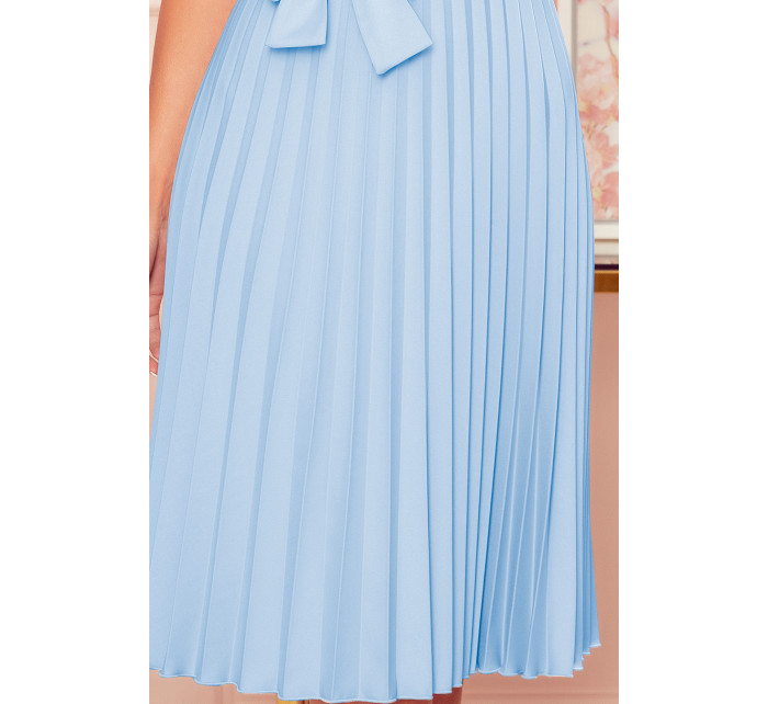 LILA - Svetlo modré dámske plisované šaty s krátkymi rukávmi 311-8