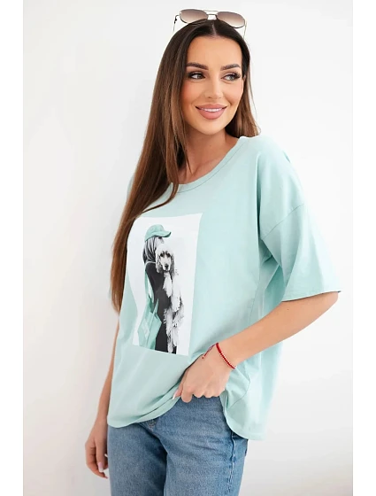 Dámska bavlnená blúzka oversize s krátkymi rukávmi a módnou potlačou tmavej mentolovej farby