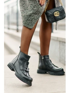 Kožené Kotníkové Boty Na Plochém Podpatku S Dekorací Zateplené Černé model 21675527 - EVENTO