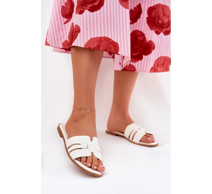 Dámské Pantofle Na Plochém Podpatku S Eko Kůže Bílé model 21688606 - Boto