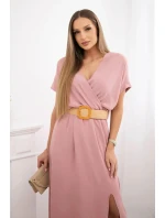 Dlhé šaty s ozdobným opaskom tmavo púdrovo ružové