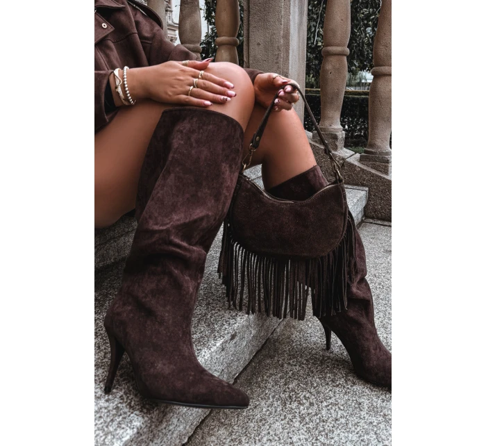 Wsuwane Kozaki Damskie Na Szpilce Z Eko Zamszu Czekoladowe Noretta