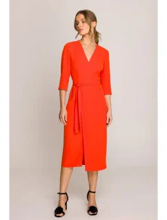 S396 Šaty v strednej dĺžke so zavinovacími detailmi - koralové