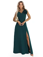 maxi šaty s květinou na a rozparkem lahvově zelené model 22108491 - numoco