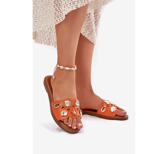 Dámské Pantofle Na Plochém Podpatku Se Zlatými Přívěsky Oranžové model 21699012 - Boto Dámské Pantofle Na Plochém Podpatku Se Zlatými Přívěsky Oranžové model 21699012 - Boto